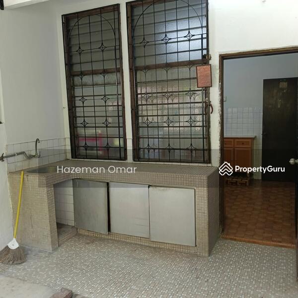 Untuk Disewa - [20x80 - Partially Furnished] 2-Storey SS 5C/1 Kelana Jaya
